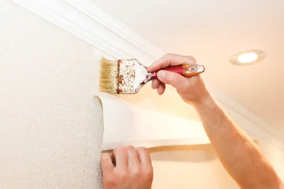 Pose de papier peint à Ménilles — revêtements muraux et toiles de verre